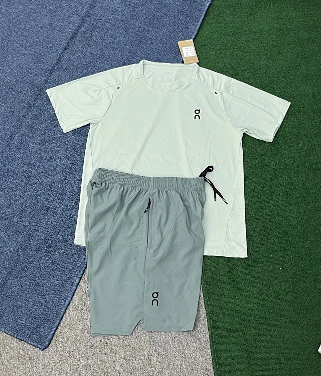 On Running Sports T-shirt & Shorts Set: seller detail photo 3