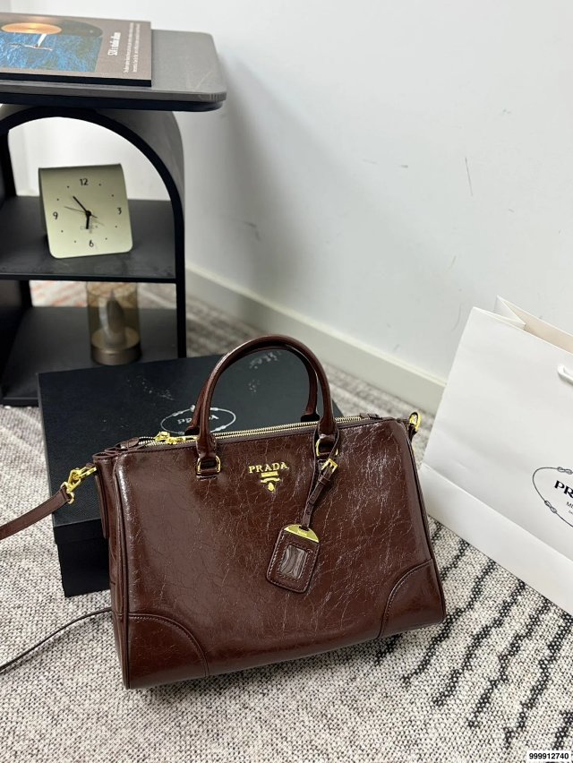 Prada handbag: seller detail photo 4