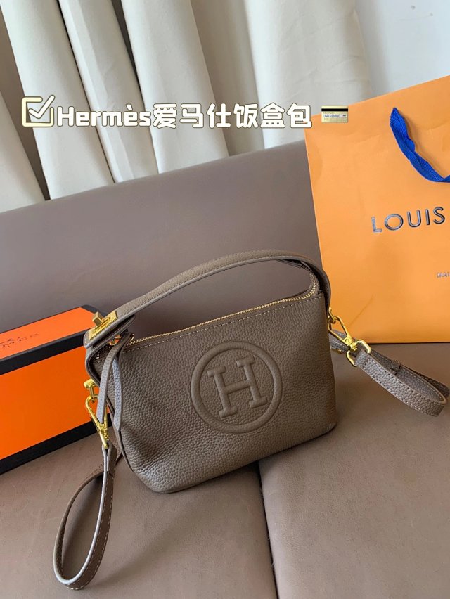 Hermès crossbody bag: seller detail photo 1