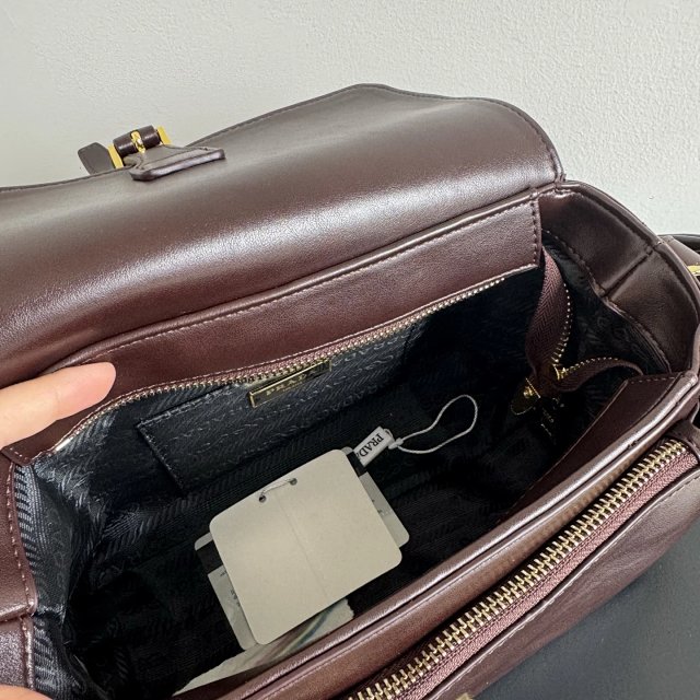 Prada crossbody bag: seller detail photo 8