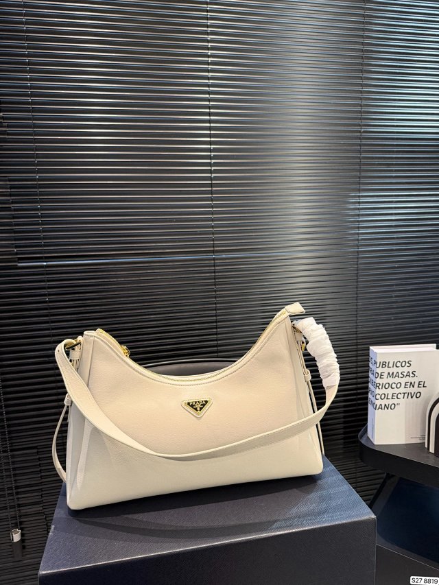 Prada crossbody bag: seller detail photo 1