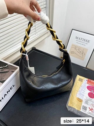 Chanel Bag: seller detail photo 2
