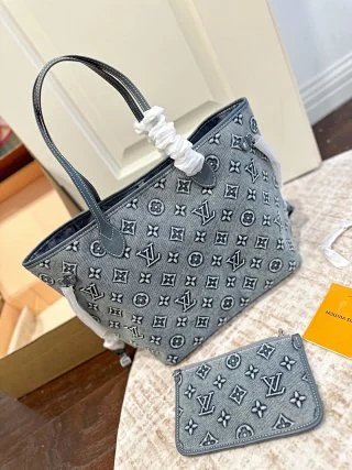 LV Louis Vuitton Bag: seller detail photo 1