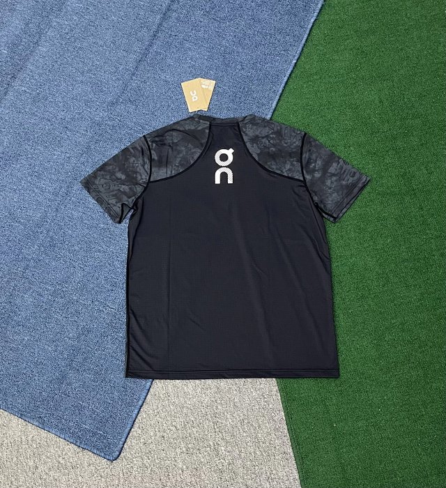 On Running Sports T-shirt & Shorts Set: seller detail photo 3