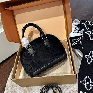 LV Louis Vuitton Bag: seller detail photo 1