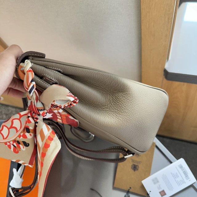 Hermès handbag: seller detail photo 4