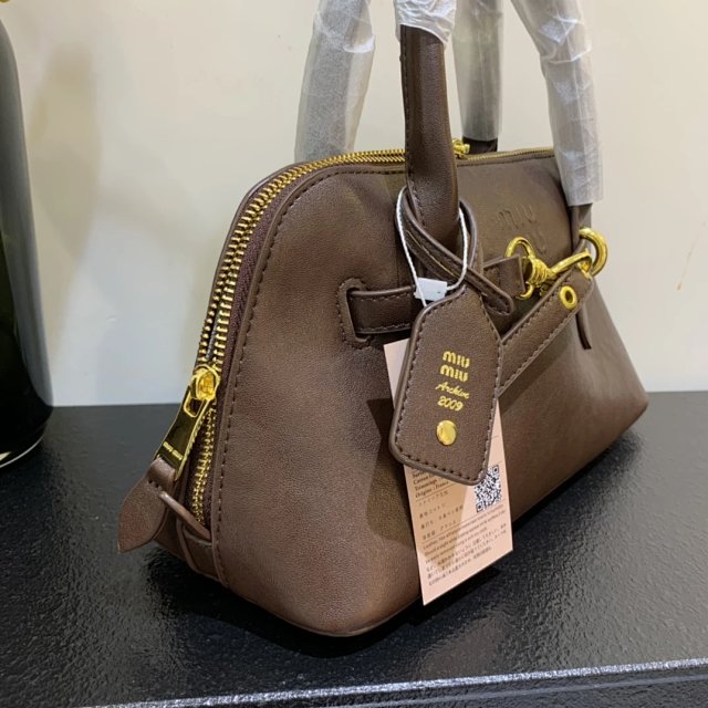 MiuMiu handbag: seller detail photo 2