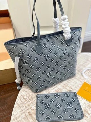 LV Louis Vuitton Bag: seller detail photo 2