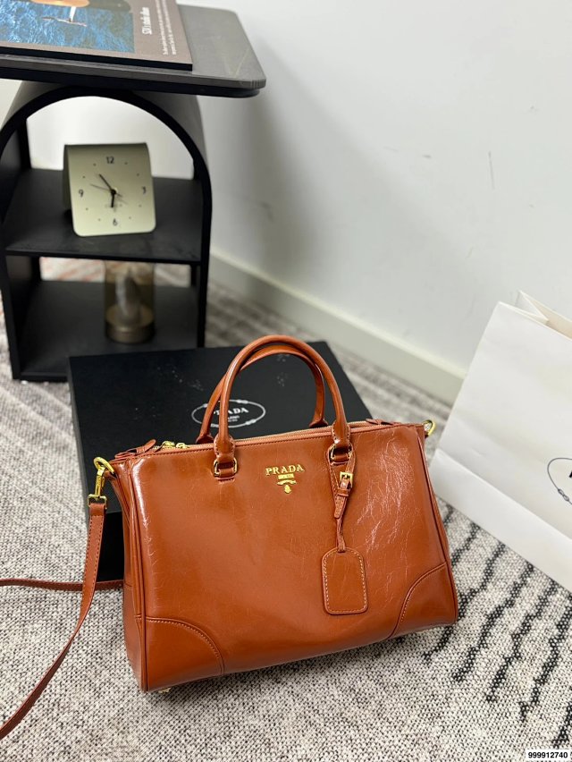 Prada handbag: seller detail photo 2