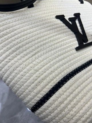LV Louis Vuitton Bag: seller detail photo 5
