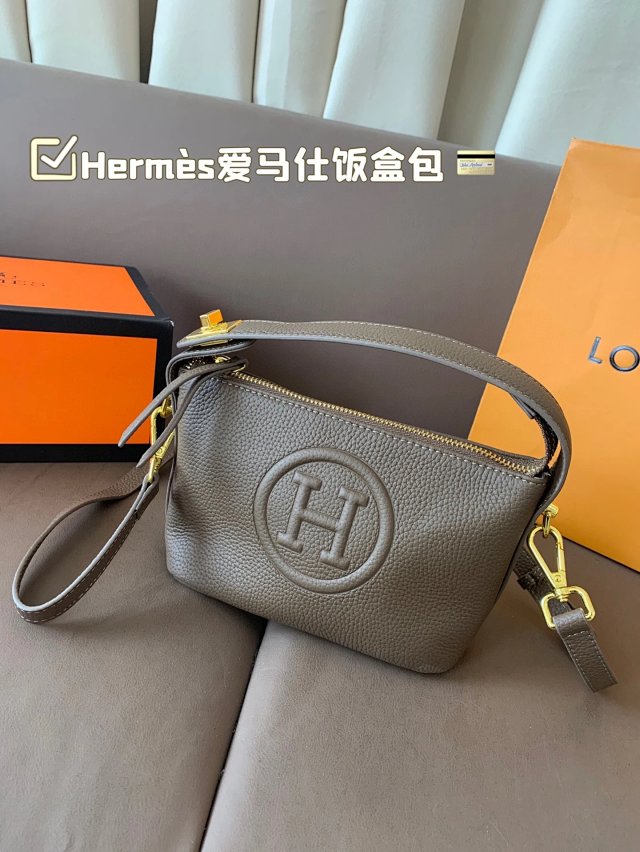 Hermès crossbody bag: seller detail photo 3
