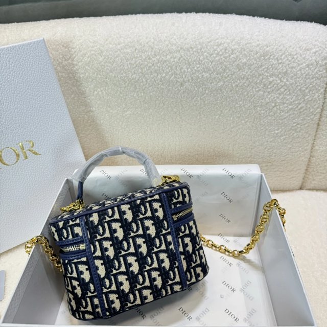 Dior crossbody bag: seller detail photo 2