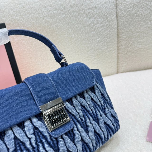 MiuMiu handbag: seller detail photo 7