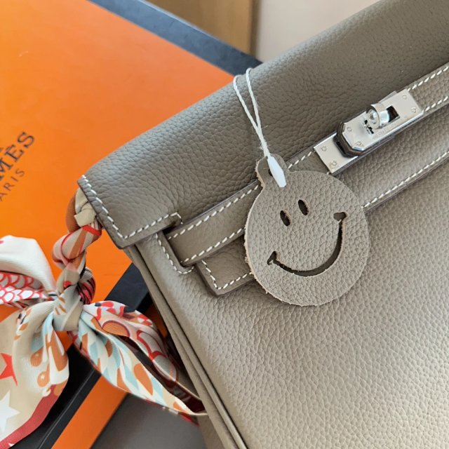 Hermès handbag: seller detail photo 2
