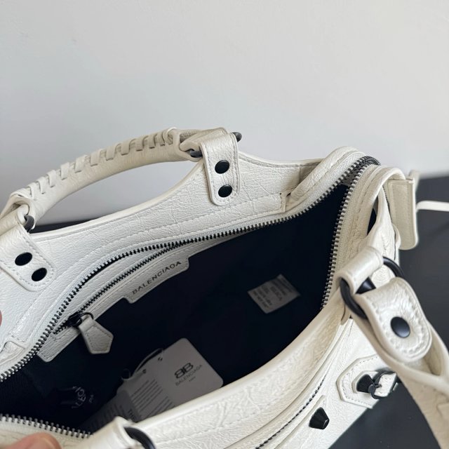 Balenciaga handbag: seller detail photo 8