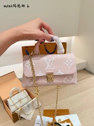 LV Louis Vuitton Bag: seller detail photo 3