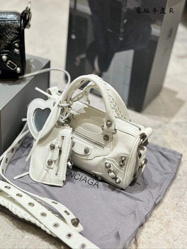 Balenciaga handbag: seller detail photo 6