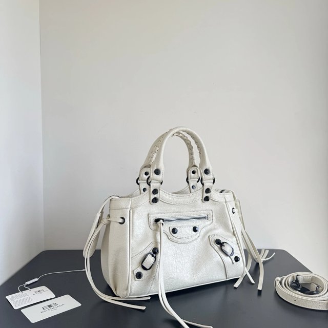 Balenciaga handbag: seller detail photo 3