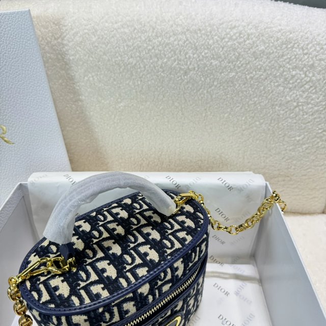 Dior crossbody bag: seller detail photo 3