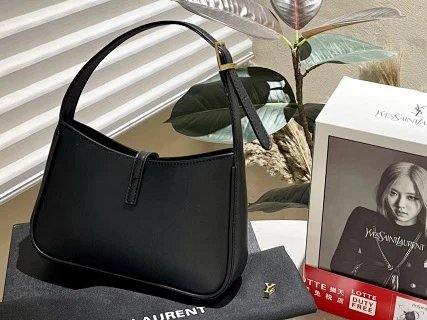 YSL Saint Laurent Bag: seller detail photo 8