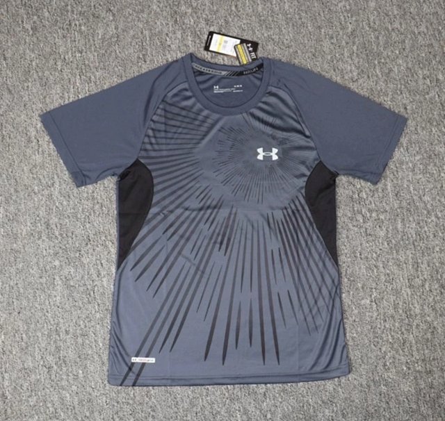 Under Armour T-shirt: seller detail photo 4