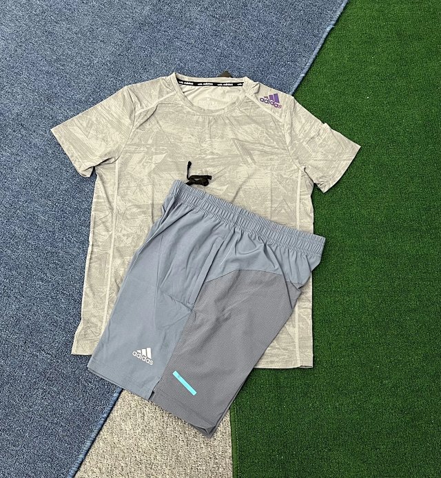 Adidas T-shirt & Shorts Set: seller detail photo 3