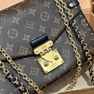 LV Louis Vuitton Bag: seller detail photo 3
