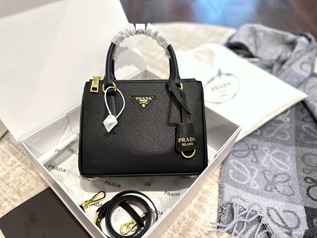 Prada handbag: seller detail photo 9