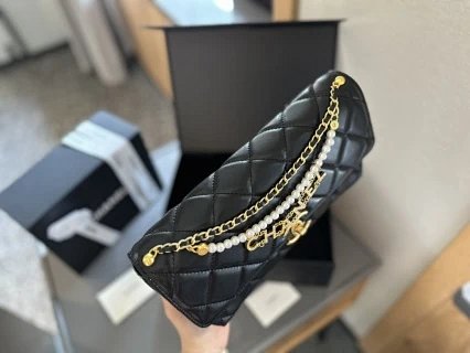 Chanel Bag: seller detail photo 4