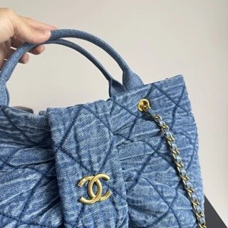 Chanel Bag: seller detail photo 5