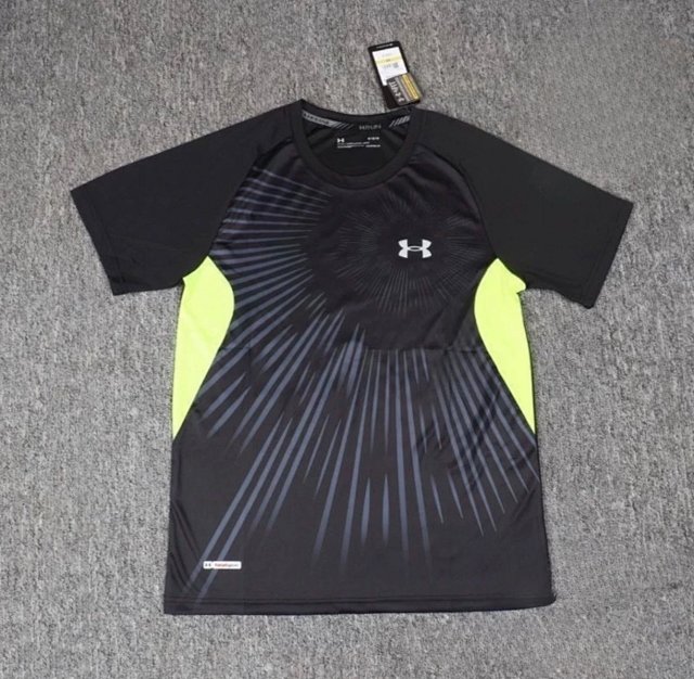 Under Armour T-shirt: seller detail photo 3