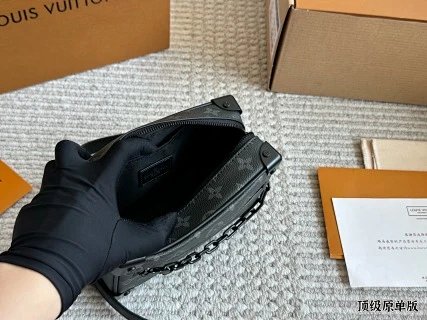 LV Louis Vuitton Bag: seller detail photo 8