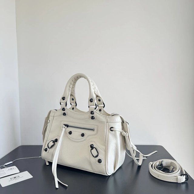 Balenciaga handbag: seller detail photo 4