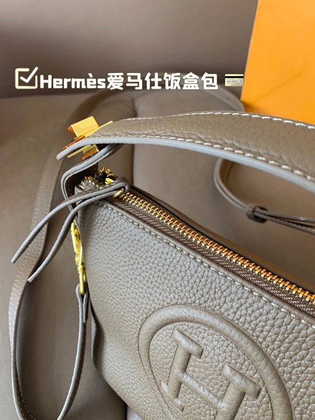 Hermès crossbody bag: seller detail photo 7