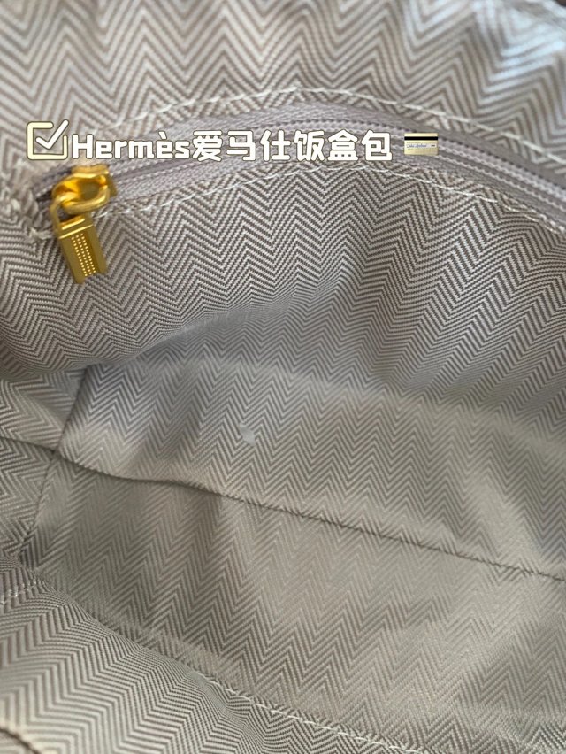 Hermès crossbody bag: seller detail photo 9