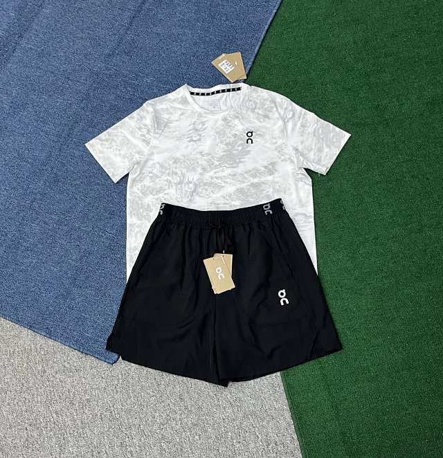 On Running Sports T-shirt & Shorts Set: seller detail photo 12