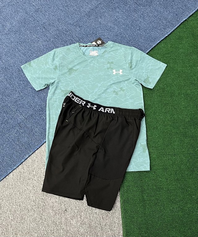 Under Armour T-shirt & Shorts Set: seller detail photo 2