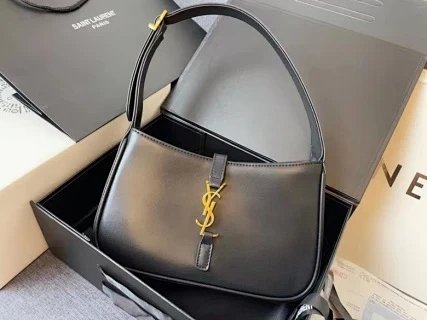 YSL Saint Laurent Bag: seller detail photo 1