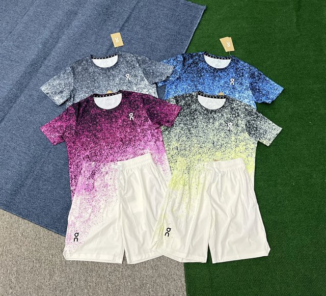 On Running Sports T-shirt & Shorts Set: seller detail photo 1