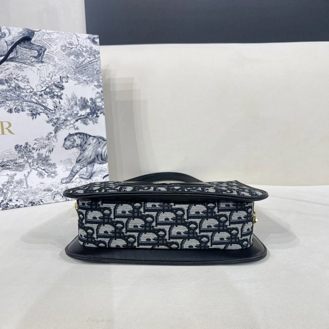 Dior crossbody bag: seller detail photo 5