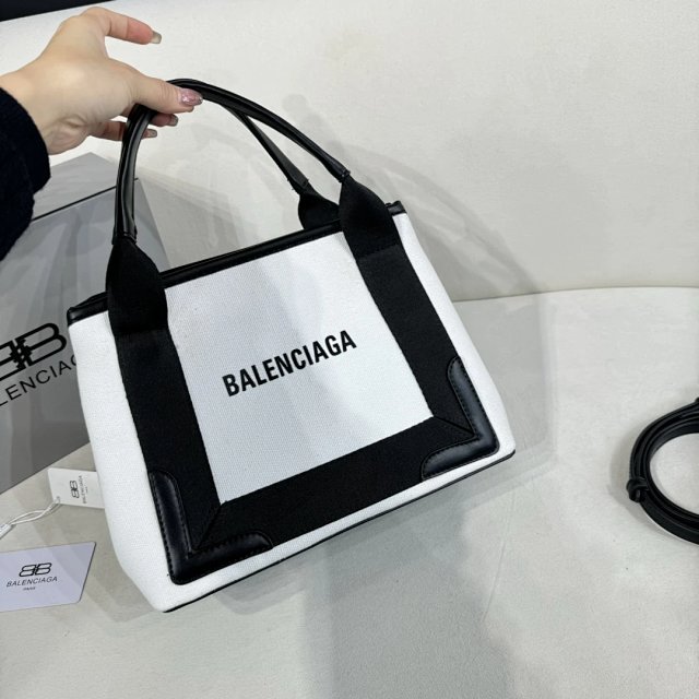 Balenciaga handbag: seller detail photo 8