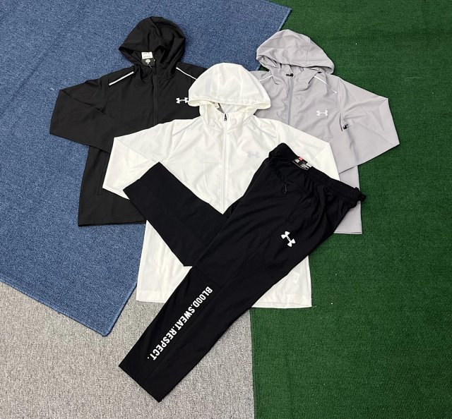 Under Armour Tracksuit: seller detail photo 1