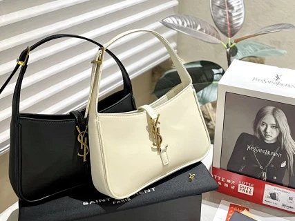 YSL Saint Laurent Bag: seller detail photo 1