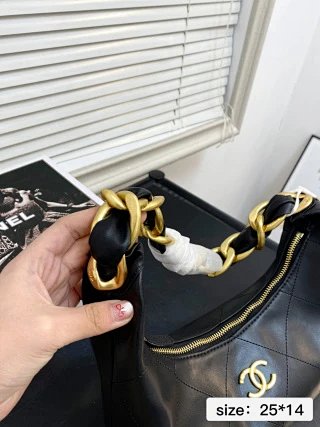 Chanel Bag: seller detail photo 6