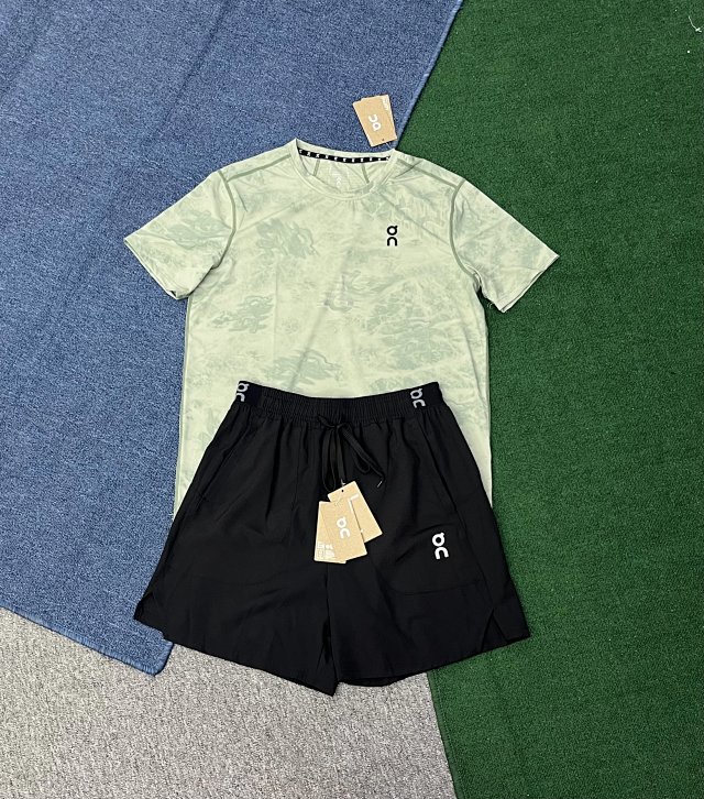 On Running Sports T-shirt & Shorts Set: seller detail photo 13