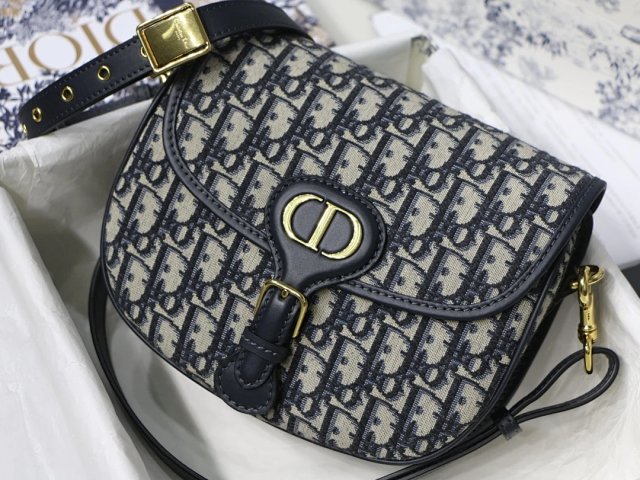 Dior crossbody bag: seller detail photo 2