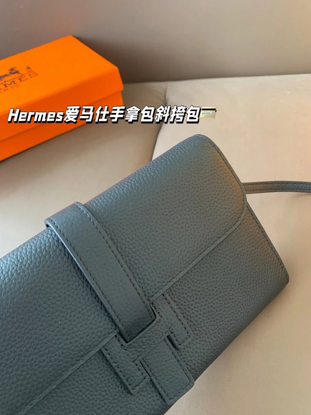 Hermès crossbody bag: seller detail photo 3