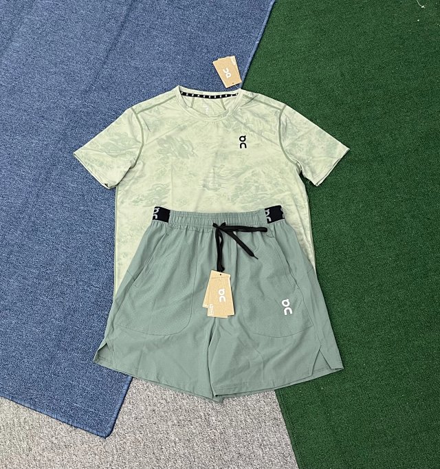 On Running Sports T-shirt & Shorts Set: seller detail photo 14