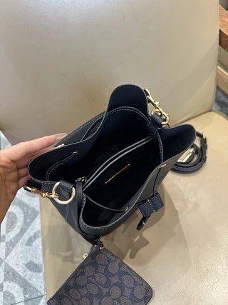 Coach Bag: seller detail photo 9