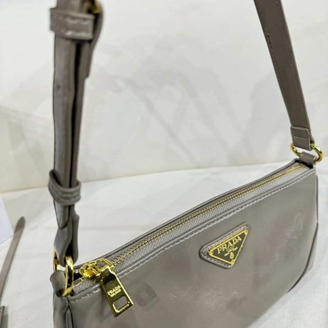 Prada crossbody bag: seller detail photo 6